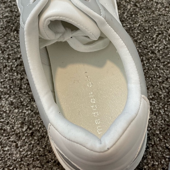 Steve Madden Sneakers - Picture 4 of 6